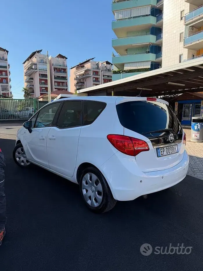Usata Opel Meriva 120 CV (88 kW) 2013 Bianco Monovolume