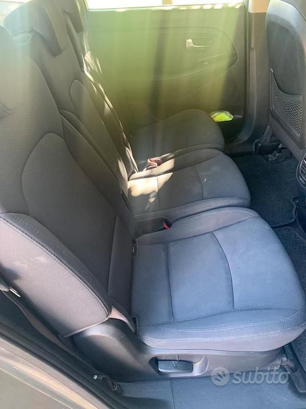 Usata Kia Carens 115 CV (84 kW) 2014 Grigio Monovolume