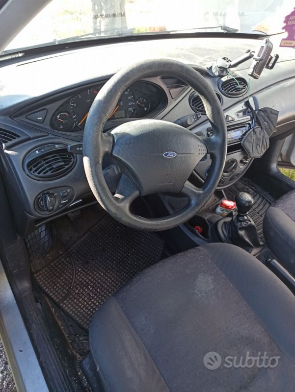 Usata Ford Focus 2002 Grigio Station wagon