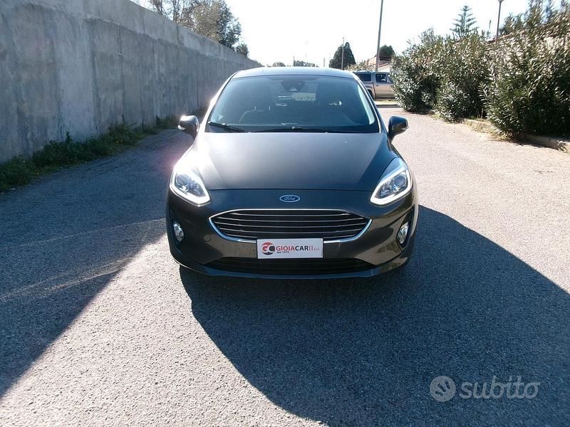 Usata Ford Fiesta Vignale 100 CV (73 kW) 2019 Grigio Berlina