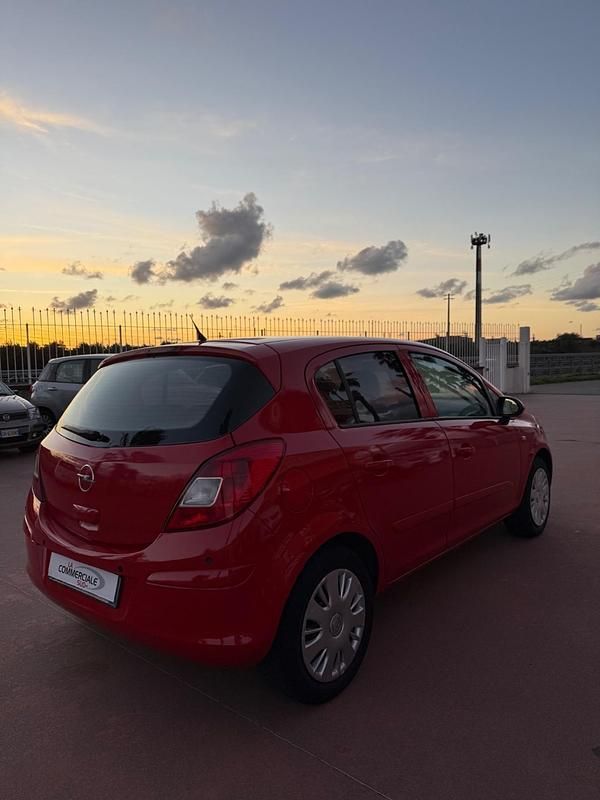 Usata Opel Corsa 80 CV (58 kW) 2008 Rosso Utilitaria