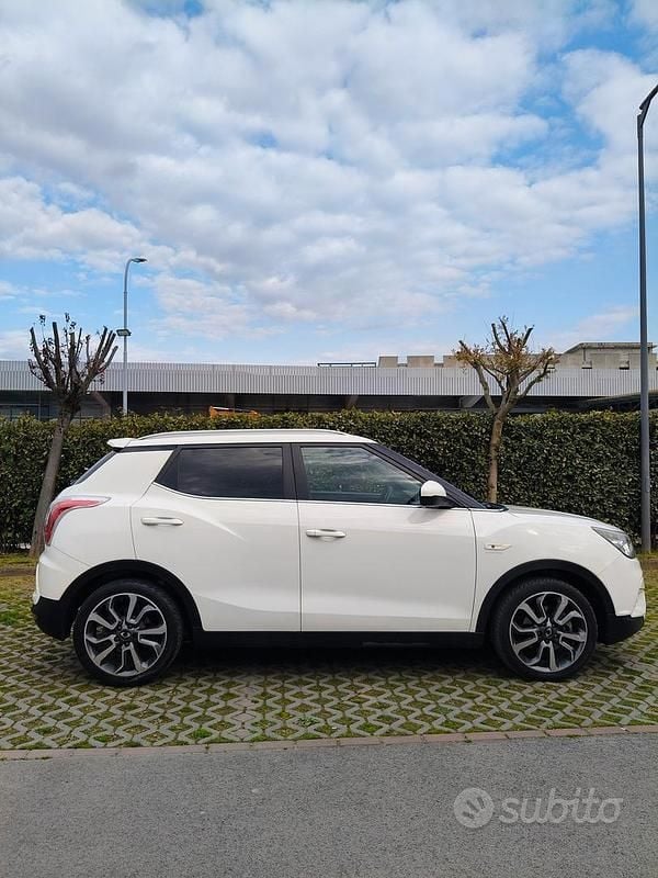 Usata Ssangyong (KGM) Tivoli 115 CV (84 kW) 2015 SUV