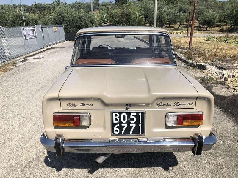 Usata Alfa Romeo Giulia 88 CV (64 kW) 1972 Beige Berlina