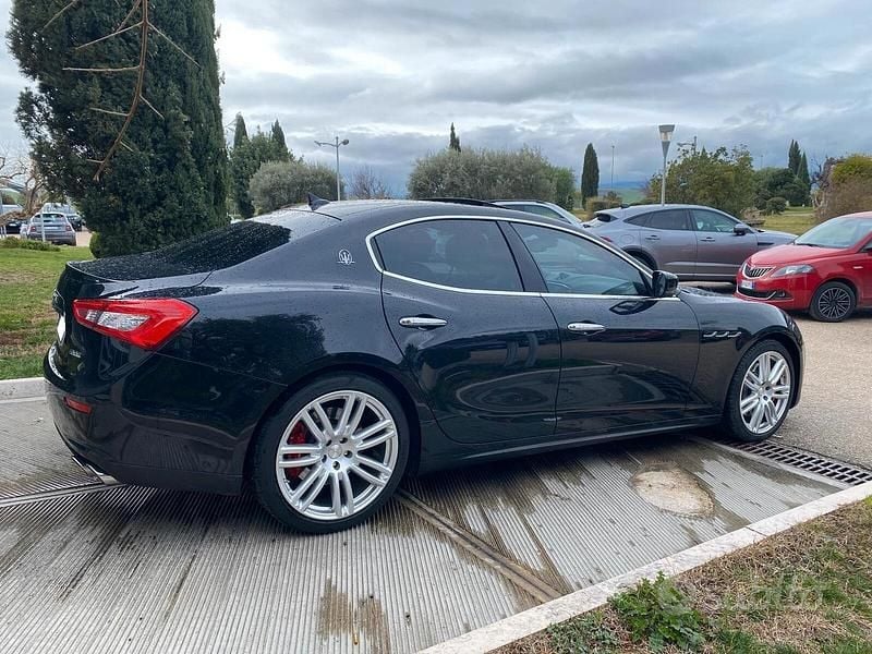Usata Maserati Ghibli 275 CV (202 kW) 2015 Nero Berlina