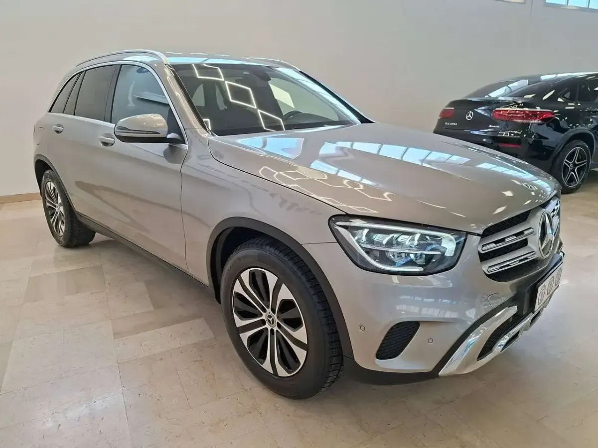 Usata Mercedes GLC220 Business 194 CV (142 kW) 2022 Grigio SUV