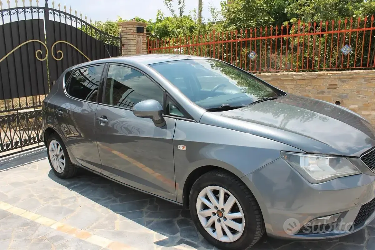 Usata Seat Ibiza Style 90 CV (66 kW) 2012 Grigio Berlina