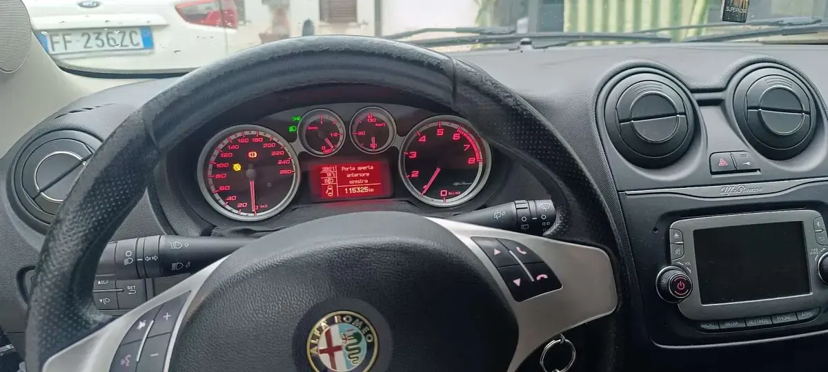 Usata Alfa Romeo MiTo 77 CV (56 kW) 2016 Utilitaria