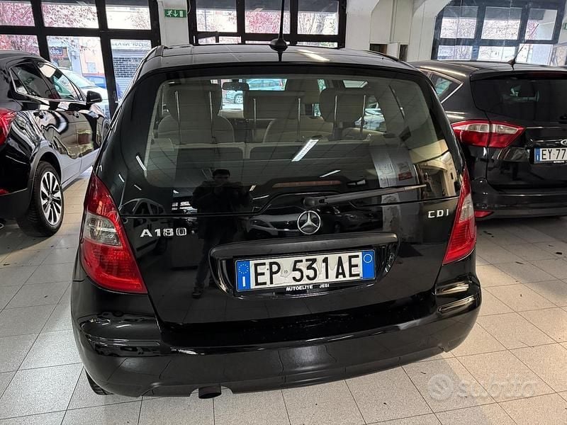 Usata Mercedes A180 Executive 108 CV (79 kW) 2012 Nero Berlina
