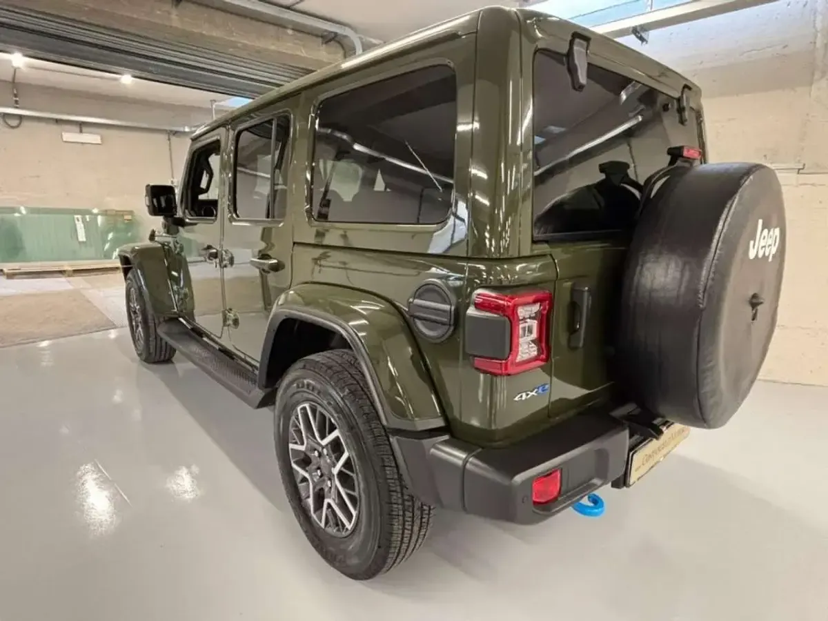 Usata Jeep Wrangler Unlimited Sahara 272 CV (200 kW) 2022 Verde scuro SUV