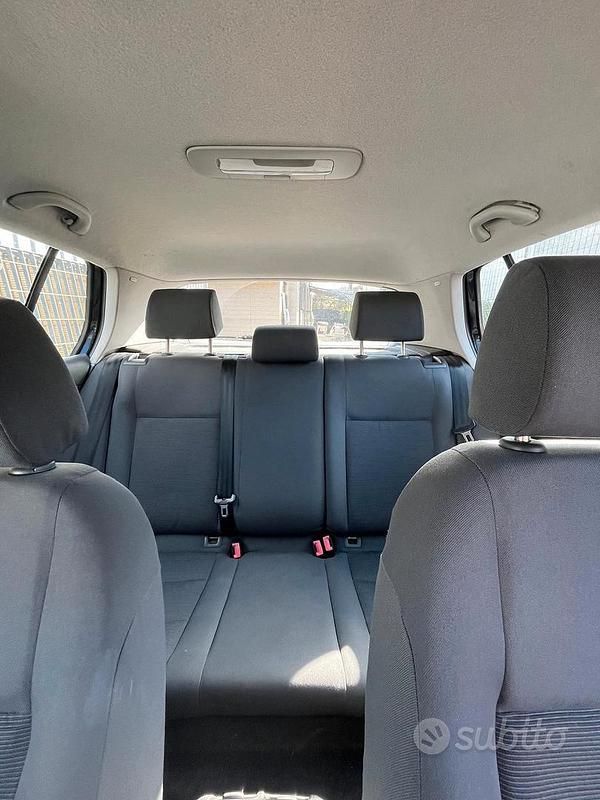 Usata VW Golf IV Trendline 75 CV (55 kW) 2004 Nero Berlina