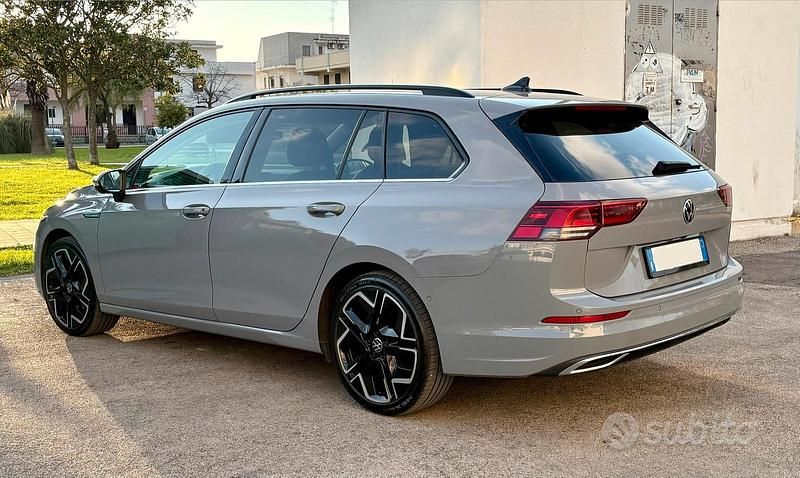 Usata VW Golf VIII 131 CV (96 kW) 2021 Berlina