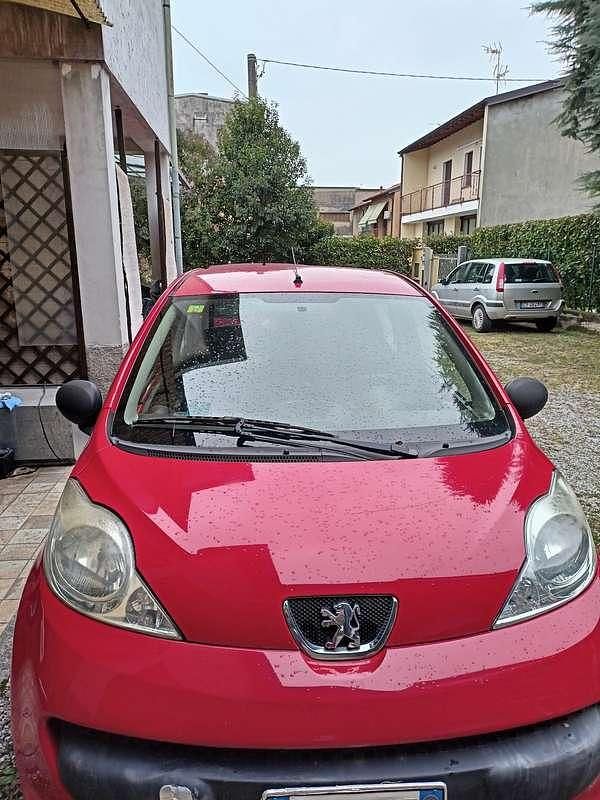Usata Peugeot 107 68 CV (50 kW) 2007 Utilitaria