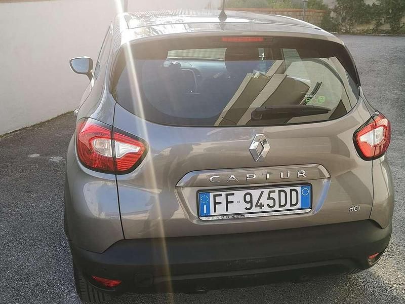 Usata Renault Captur 90 CV (66 kW) 2016 Grigio SUV