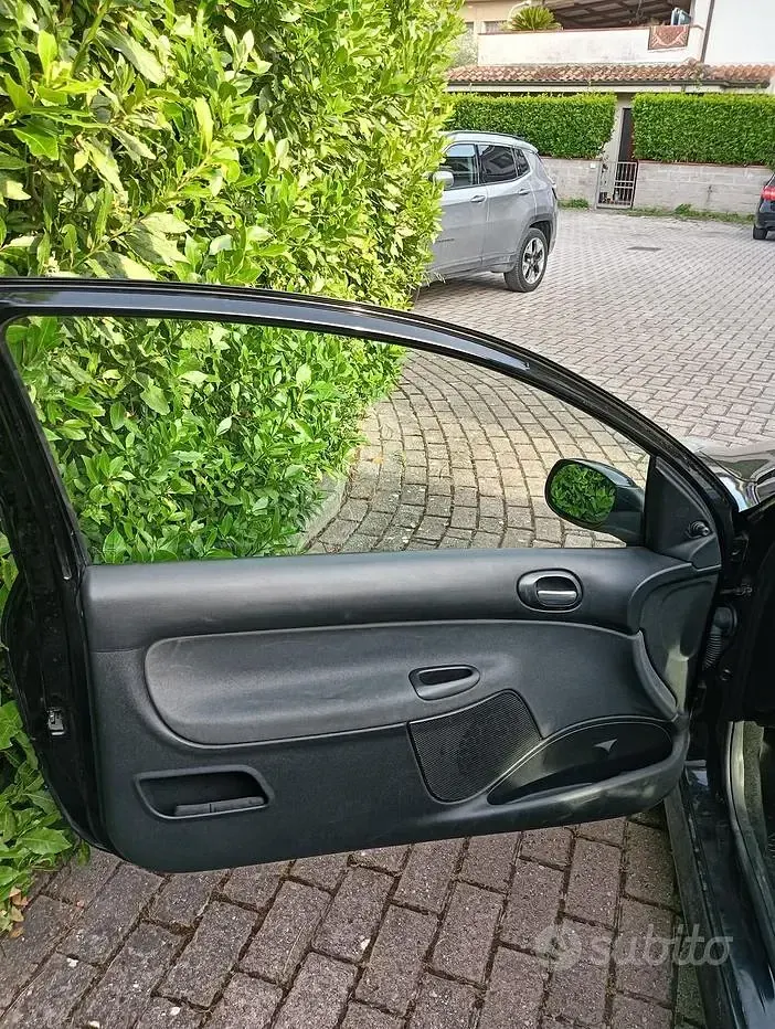 Usata Peugeot 206+ 2009 Nero Utilitaria