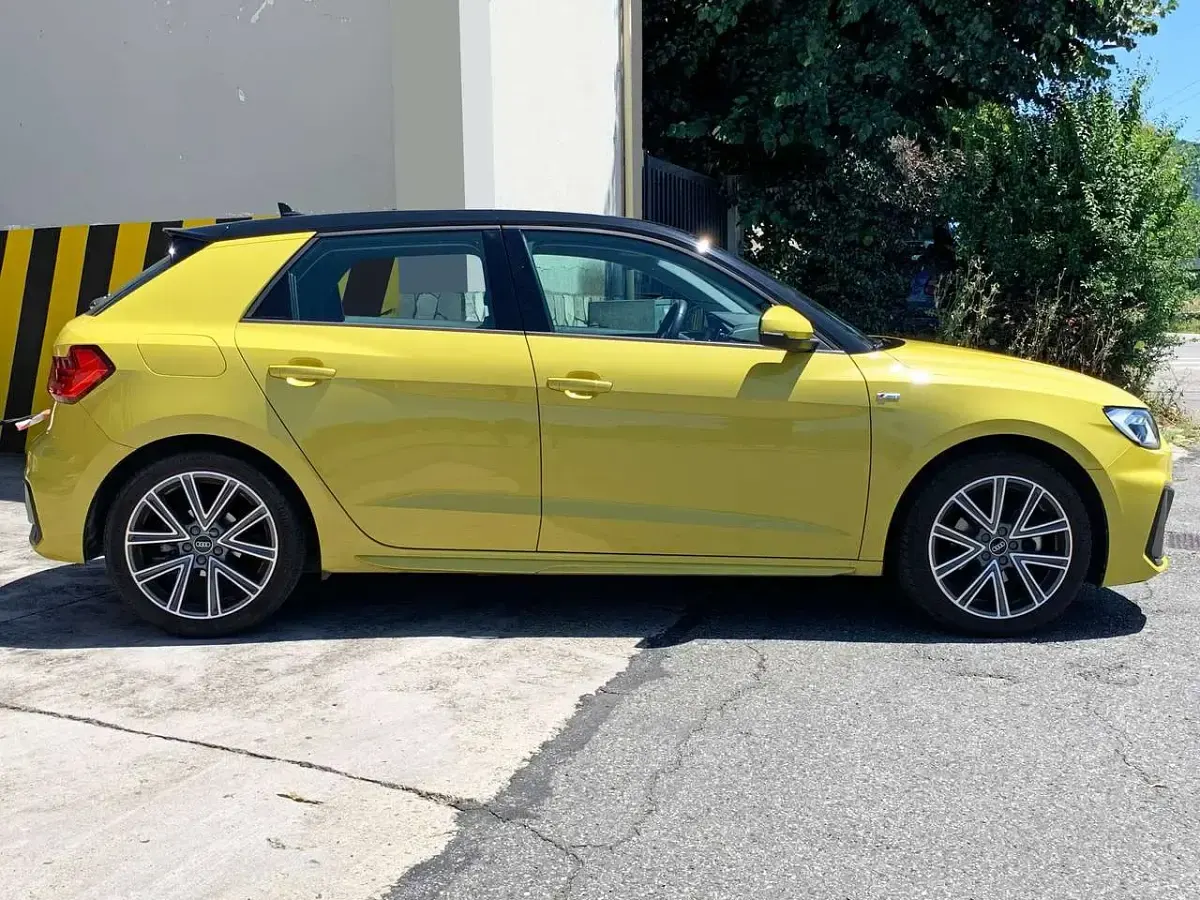 Usata Audi A1 Sportback S-Line 110 CV (80 kW) 2022 Python yellow mythos black Utilitaria