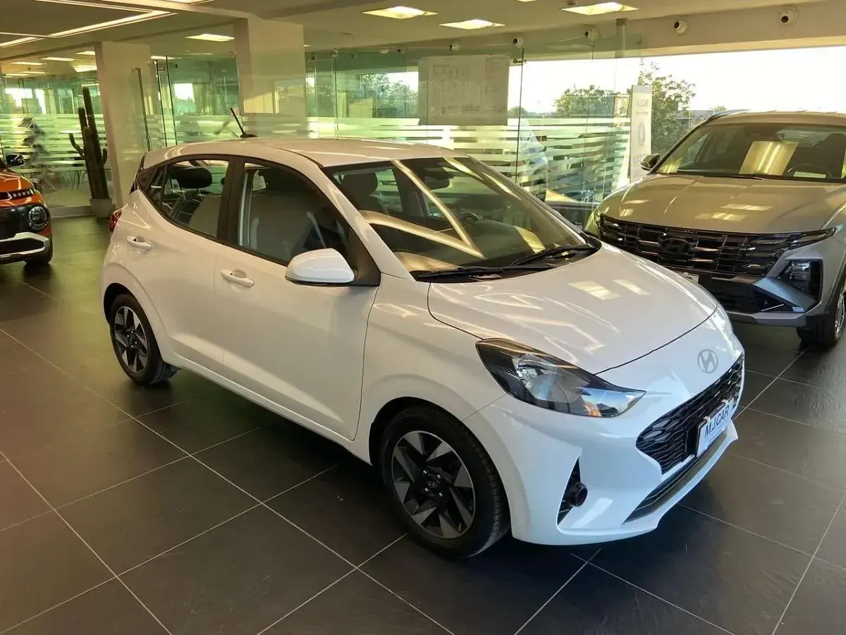 Usata Hyundai i10 67 CV (49 kW) 2023 Bianco Utilitaria