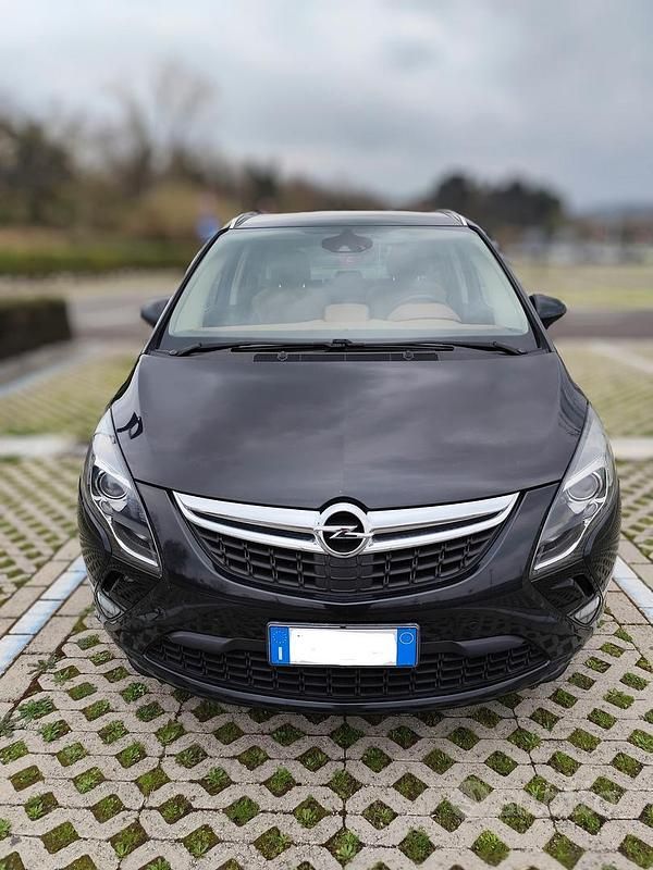 Usata Opel Zafira Cosmo 136 CV (100 kW) 2015 Nero Monovolume