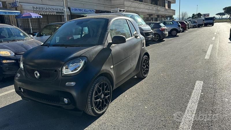 Begagnad Smart ForTwo Coupé Prime 90 HK (66 kW) 2019 Svart Sportkupé