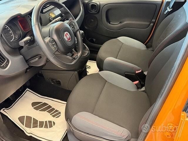 Usata Fiat Panda 4x4 S 86 CV (63 kW) 2019 Arancione Utilitaria
