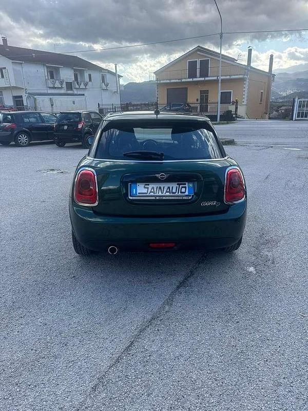 Usata Mini Cooper D 116 CV (85 kW) 2018 Verde Utilitaria