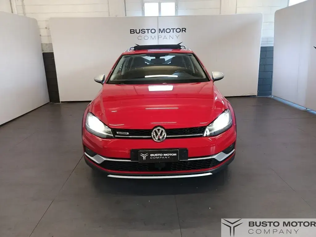 Usata VW Golf Alltrack Executive 184 CV (135 kW) 2016 Rosso / metallizzato Station wagon