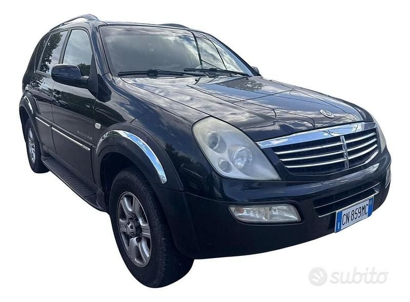 Nero(met.) Usata 2004 Ssangyong (KGM) Rexton SUV | 2950 € (Buon prezzo) - Immagine 1/4