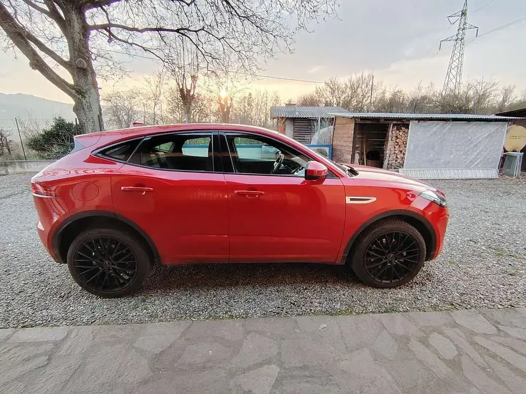 Usata Jaguar E-Pace R-Dynamic 150 CV (110 kW) 2019 Rosso SUV