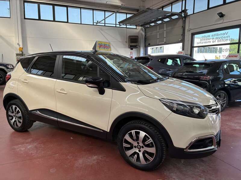 Usata Renault Captur Zen 90 CV (66 kW) 2016 Other SUV