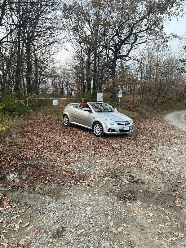 Grigio Usata 2006 Opel Tigra Cabrio | 5500 € (Molto cara) - Immagine 1/4