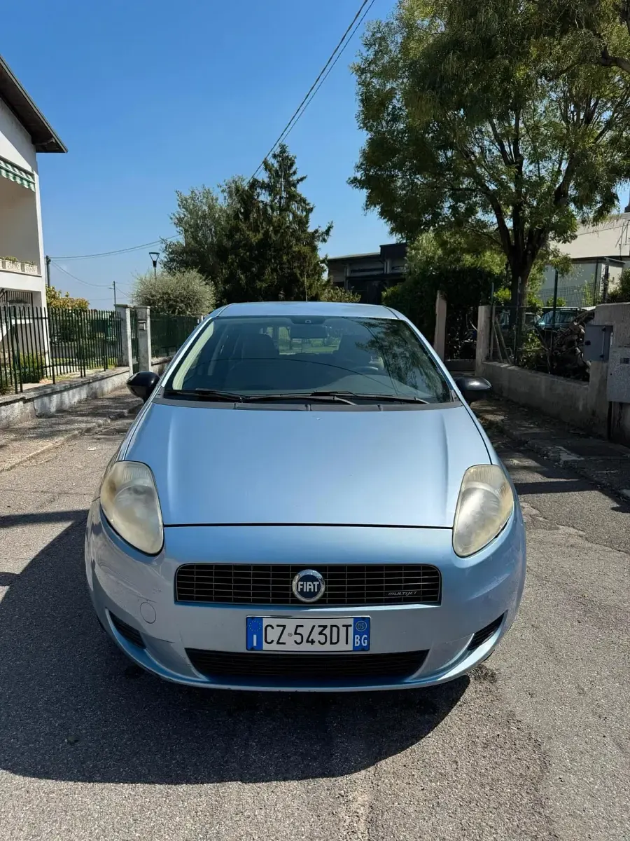 Usata Fiat Grande Punto Active 75 CV (55 kW) 2005 Blu Utilitaria
