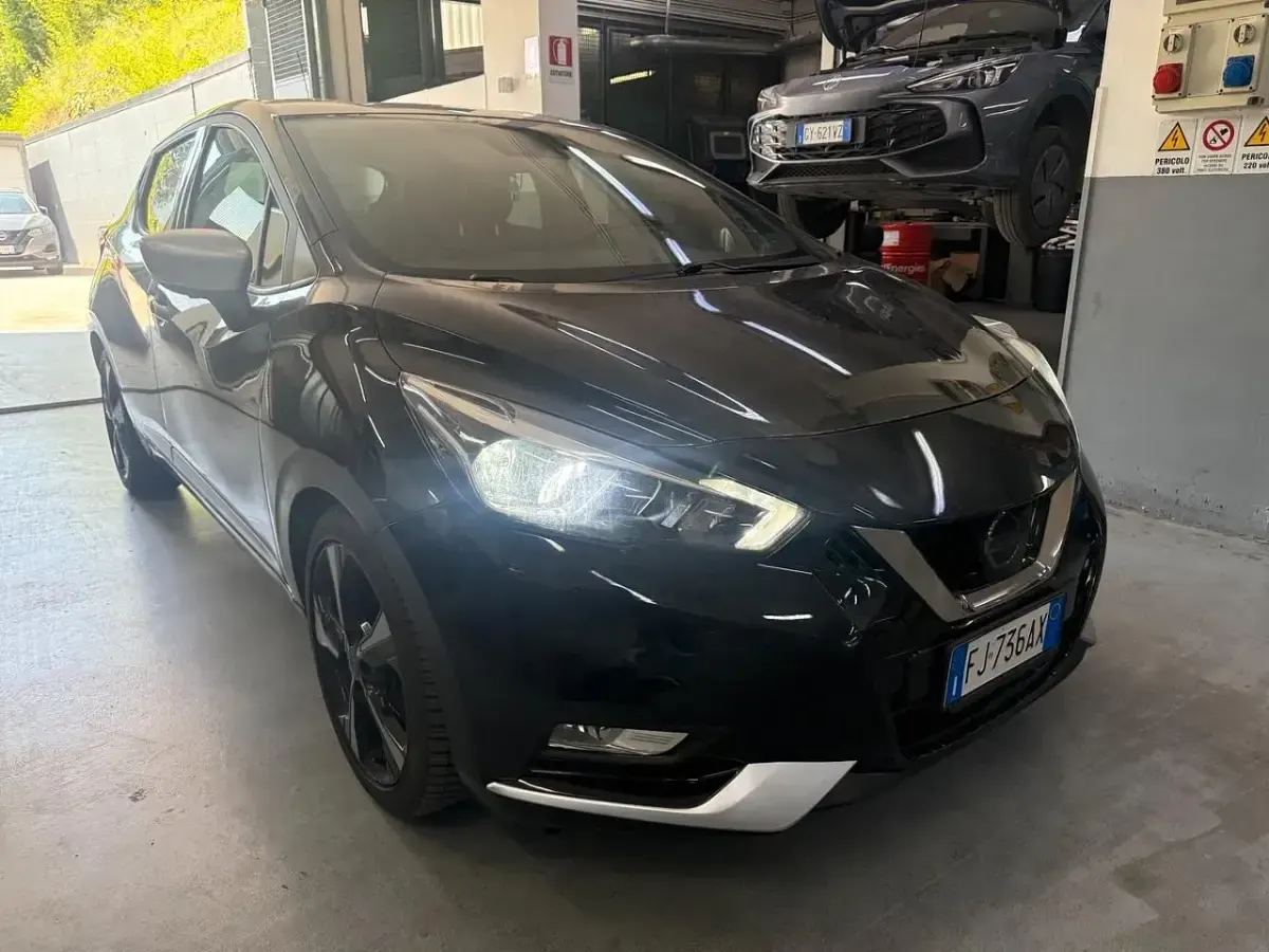 Używany Nissan Micra Tekna 90 KM (66 kW) 2017 Czarny Hatchback