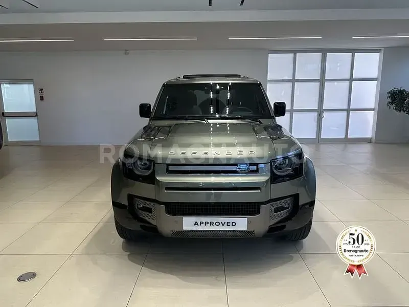 Usata Land Rover Defender SE Dynamic 224 CV (164 kW) 2025 Verde SUV