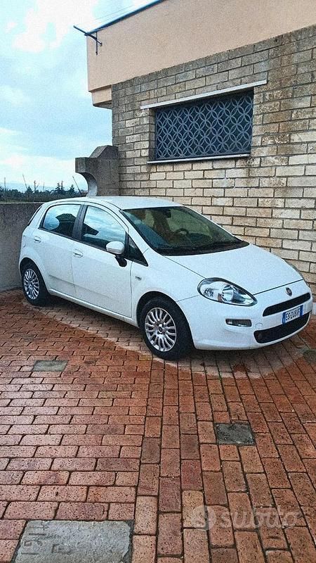 Usata Fiat Punto Easy 75 CV (55 kW) 2013 Bianco Utilitaria