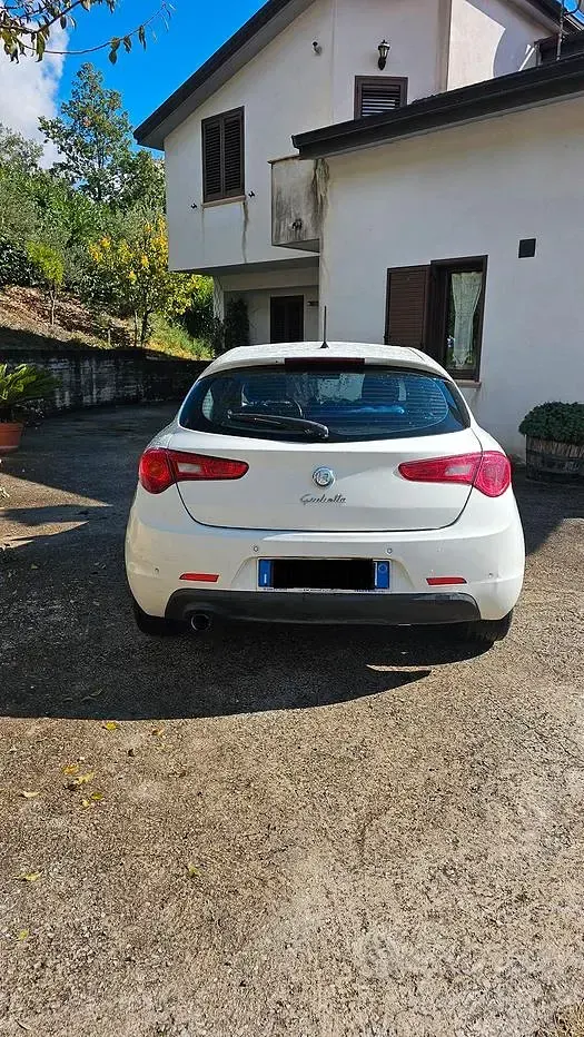 Usata Alfa Romeo Giulietta 109 CV (80 kW) 2013 Bianco Utilitaria