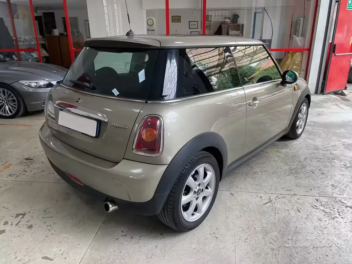 Usata Mini Cooper 120 CV (88 kW) 2007 Grigio Utilitaria