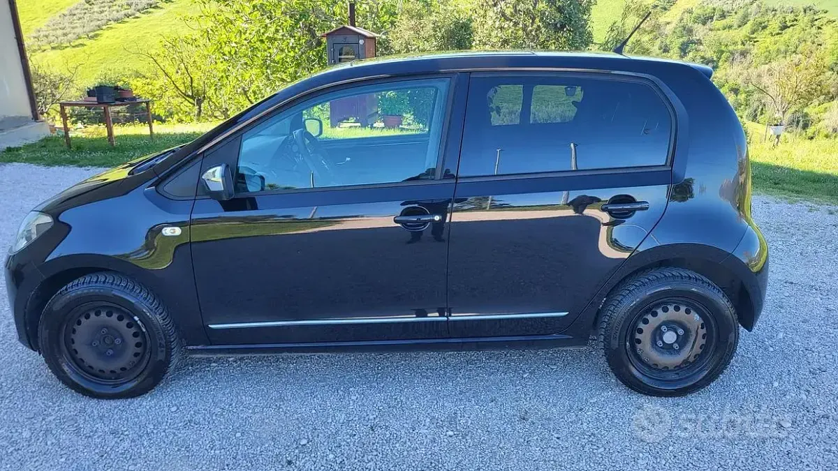 Usata VW up! 68 CV (50 kW) 2014 Nero Utilitaria