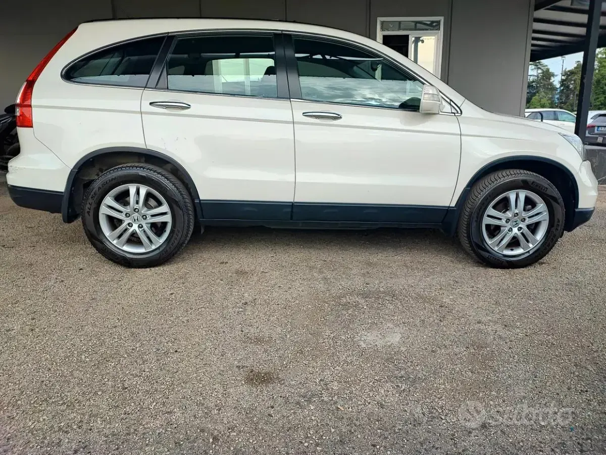 Usata Honda CR-V Elegance 150 CV (110 kW) 2011 Bianco SUV
