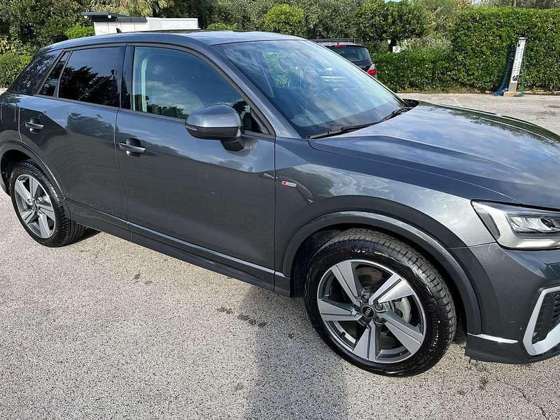 Usata Audi Q2 Admired 116 CV (85 kW) 2022 Grigio SUV