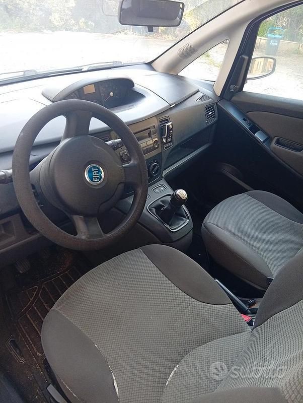 Usata Fiat Idea 70 CV (51 kW) 2005 Grigio Monovolume