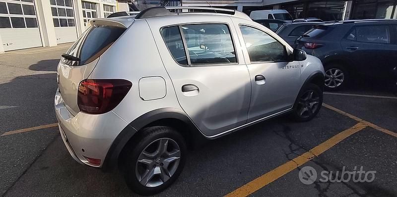 Usata Dacia Sandero Stepway 90 CV (66 kW) 2018 Grigio Berlina