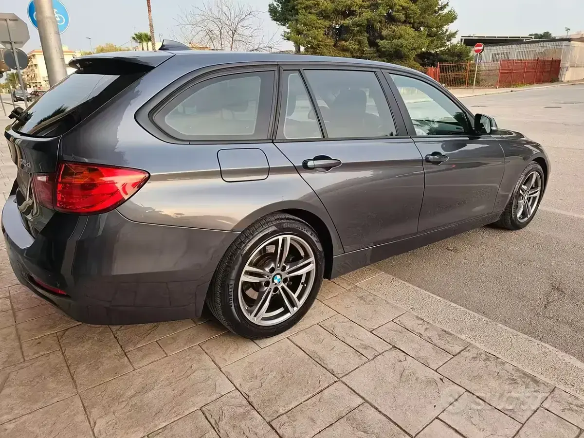 Usata BMW 318 143 CV (105 kW) 2014 Grigio Station wagon