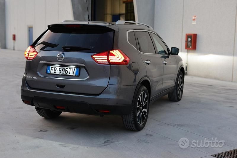 Usata Nissan X-Trail Tekna 131 CV (96 kW) 2016 Grigio SUV