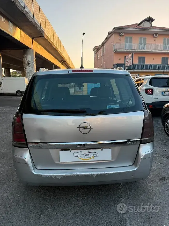 Usata Opel Zafira Cosmo 120 CV (88 kW) 2006 Grigio Monovolume