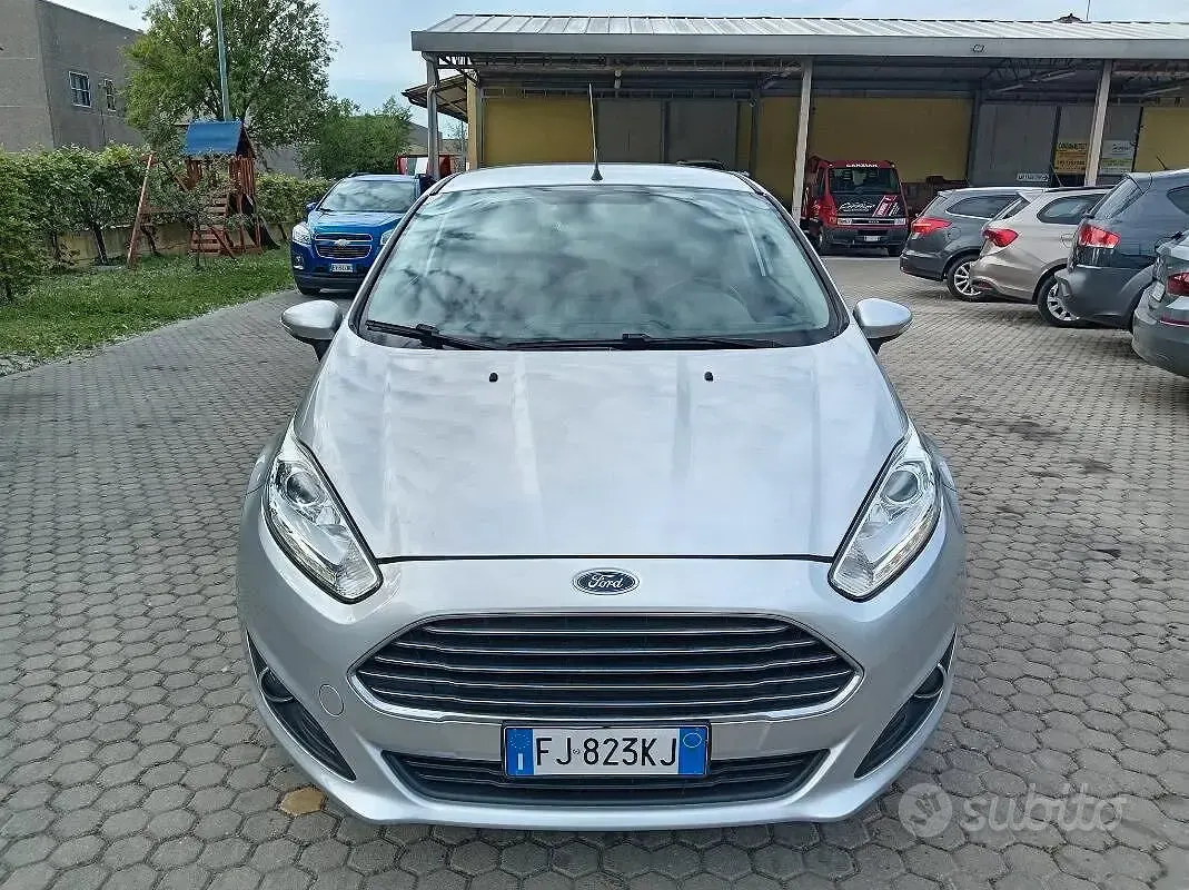 Occasion Ford Fiesta Titanium 75 ch (55 kW) 2017 Gris Citadine
