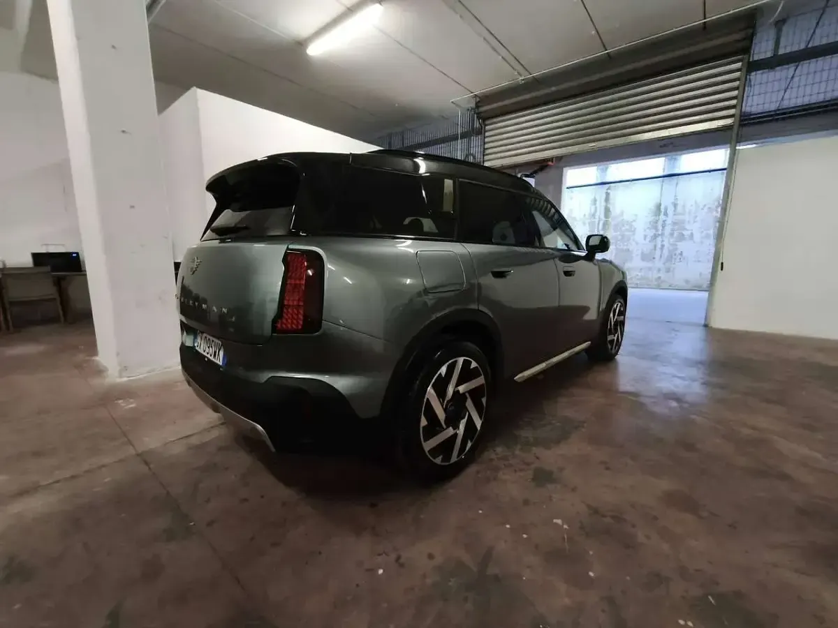 Usata Mini Cooper Countryman Favoured 163 CV (119 kW) 2025 Grigio SUV
