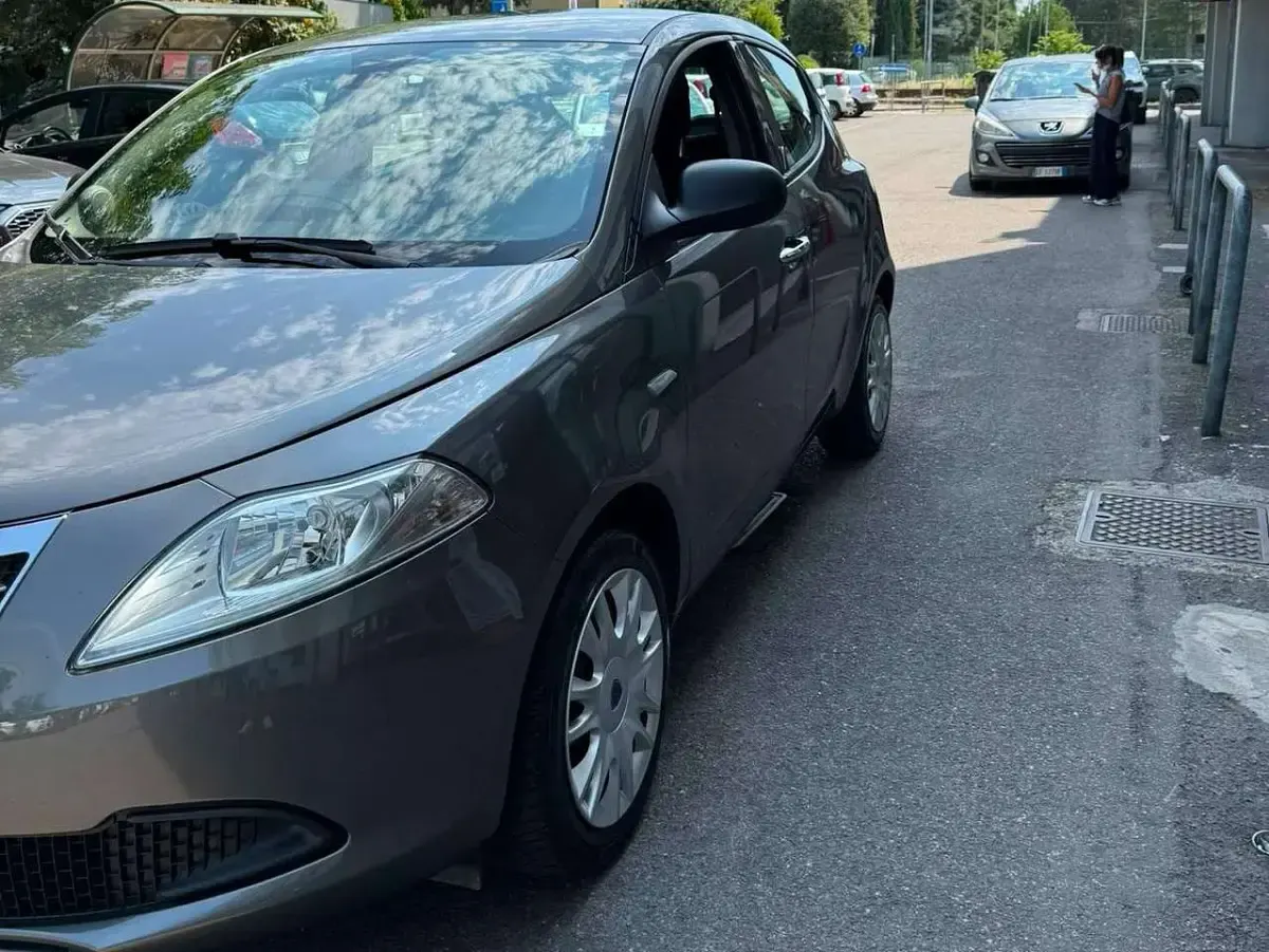 Usata Lancia Ypsilon S 95 CV (69 kW) 2013 Grigio Utilitaria