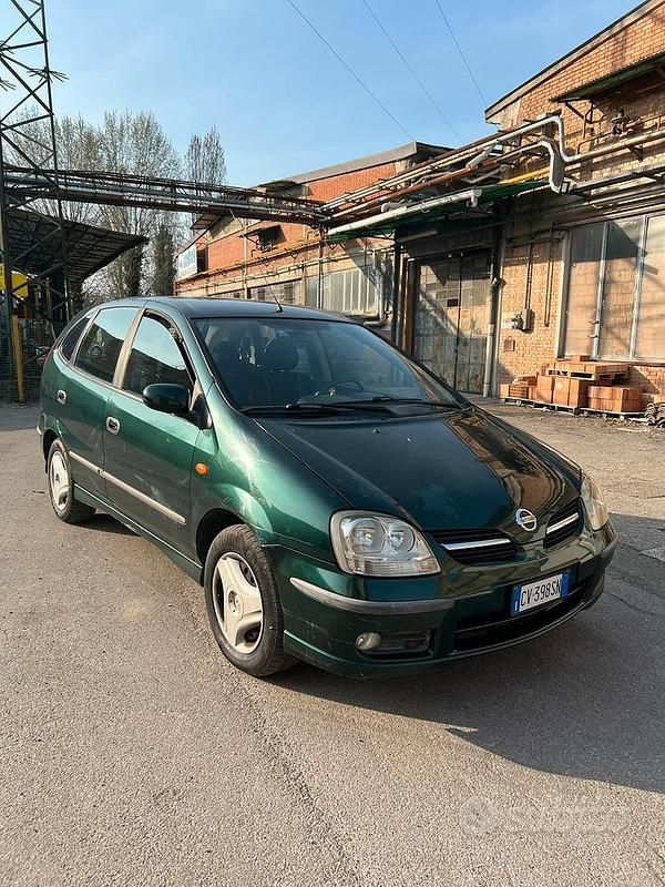 Usata Nissan Almera 111 CV (81 kW) 2005 Verde Berlina