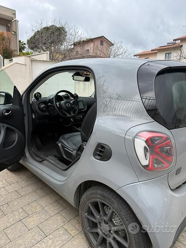 Usata Smart ForTwo Electric Drive 52 kW (71 CV) 2020 Grigio Cabrio