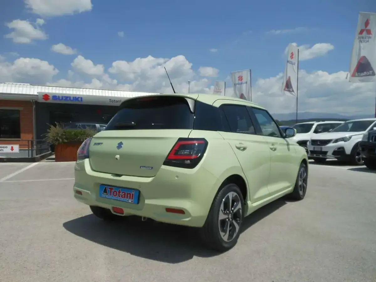 Nuova Suzuki Swift 83 CV (61 kW) 2026 Verde Utilitaria