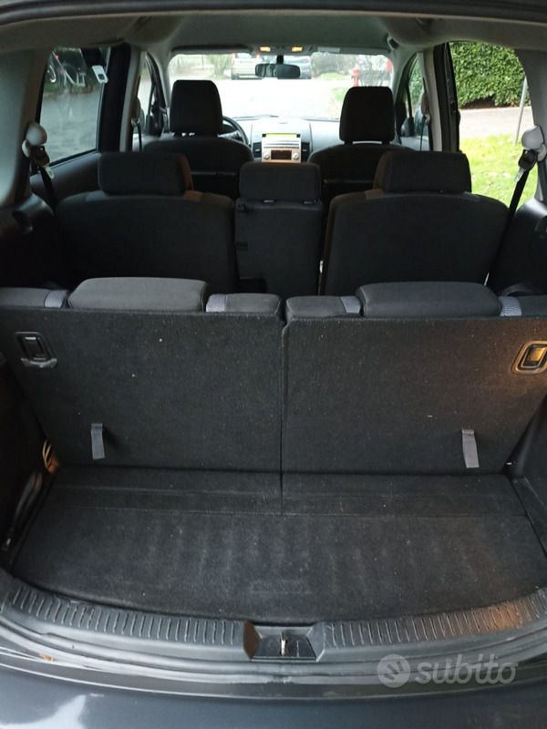 Usata Mazda 5 Exclusive 143 CV (105 kW) 2006 Grigio Monovolume